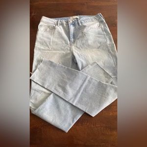 Harper/Francesca’s light wash high rise skinny jeans